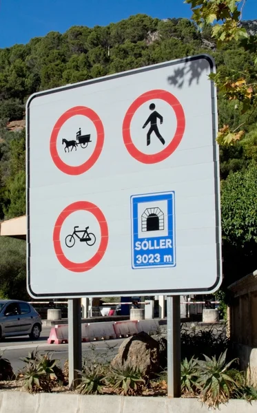 Soller tunnelen hänrycker tecken — Stockfoto