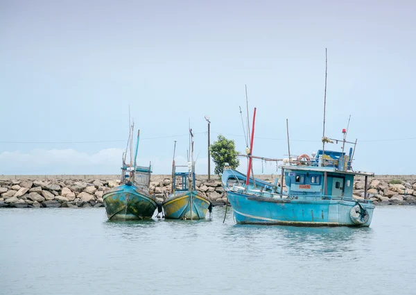 Barche da pesca nel porto di Tangalle — Foto Stock