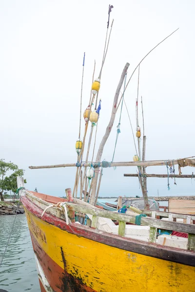 Bateaux de pêche dans le port de Tangalle — Photo