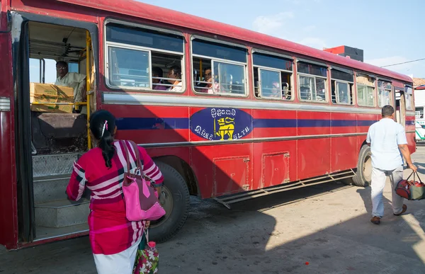 Tangalle piros busz — Stock Fotó