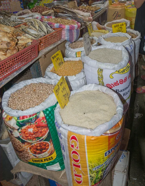 Ris, kikärter och andra produkter — Stockfoto