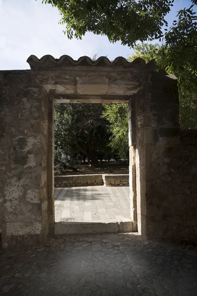 Portale porta a muro in pietra a secco Esterno — Foto Stock