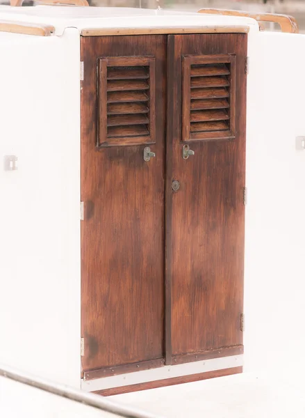 Klassieke boten vintage stijl detail hout cabine deur — Stockfoto