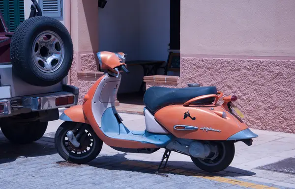 Vintage scooter Habana — Stok fotoğraf