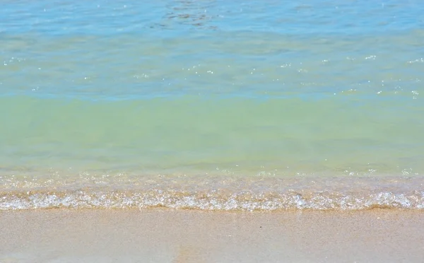 Colores de playa en arena beige y azul turquesa suave para fondo mallorquín —  Fotos de Stock