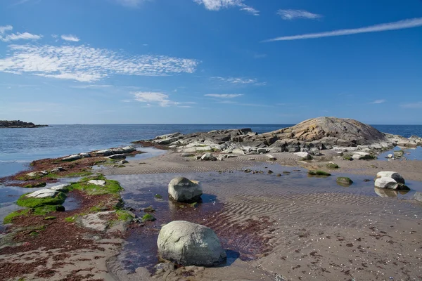 바위 모래 해변 풍경 — 스톡 사진