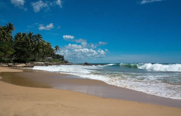 Mooie golven op paradijs strand — Stockfoto