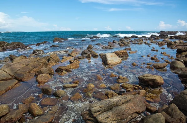 Paisaje de costa rocosa —  Fotos de Stock