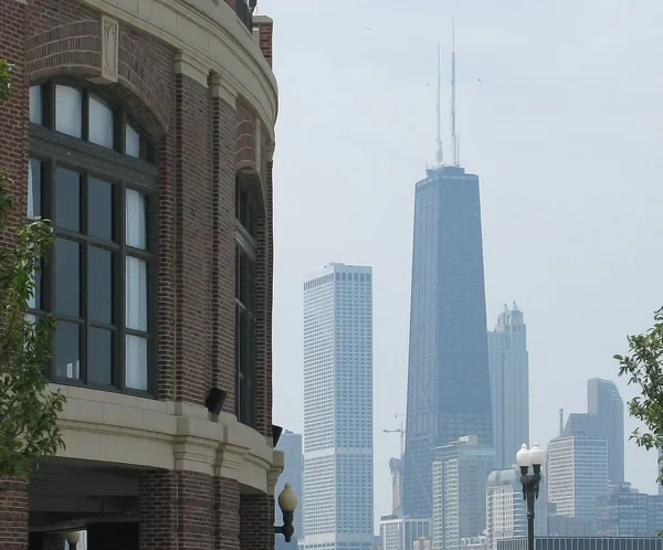 Pier building y skyline con John Hancock building — Foto de Stock