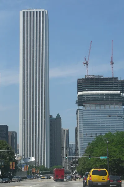 Modernista edificio de gran altura Aon —  Fotos de Stock