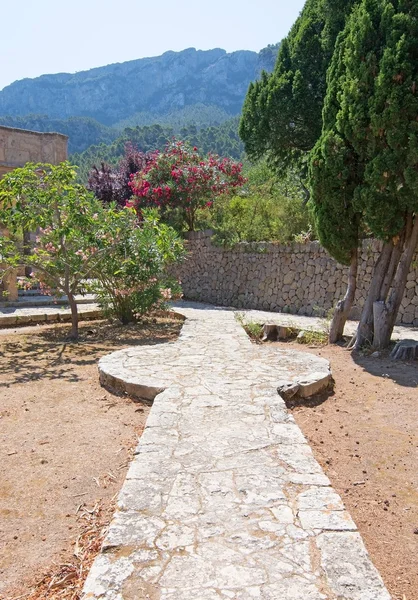 Passarela de pedra de jardim — Fotografia de Stock