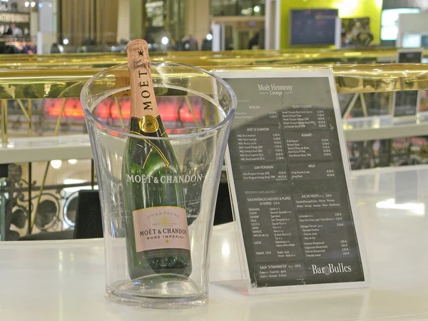 Galeries Lafayette champagne bar — Stock Fotó