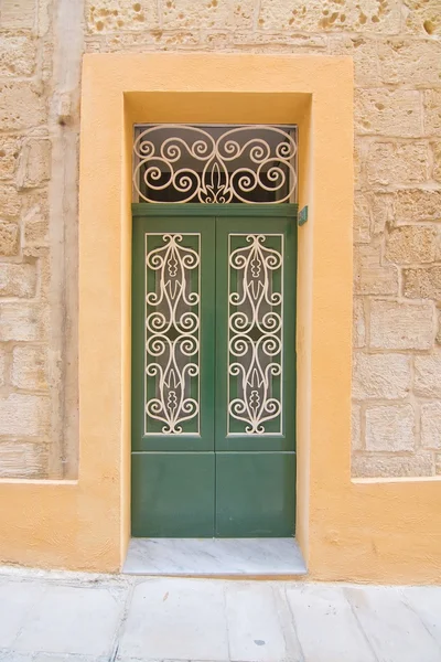 Green wooden door — Stock Photo, Image