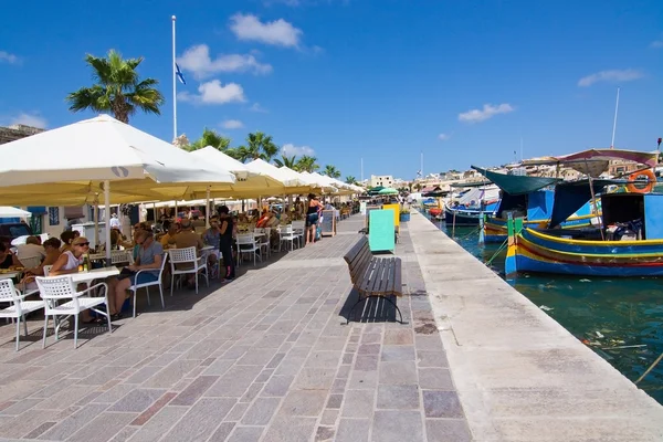 Jetée restaurant Marsaxlokk — Photo