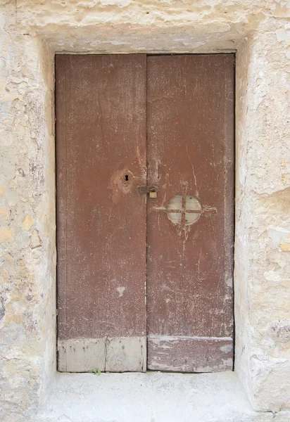 Hiteles kopott barna ajtó — Stock Fotó