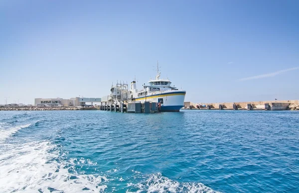 Cirkewwa ferry terminal — Stock Photo, Image