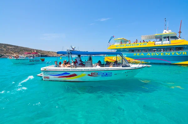 Barcos turísticos Laguna Azul — Foto de Stock