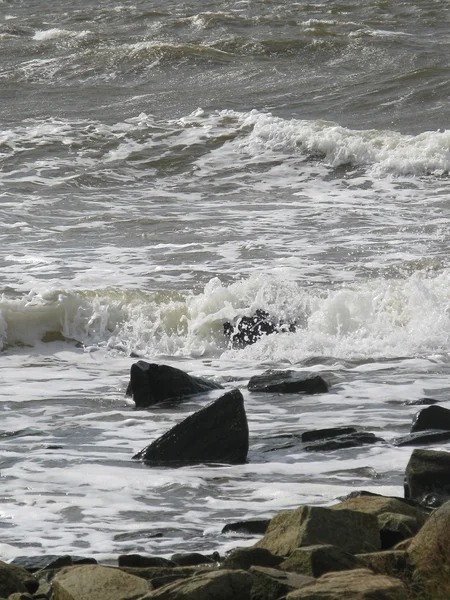 Rotsachtige kustlandschap — Stockfoto