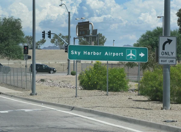 Sky Harbor lufthavn-skilt – stockfoto