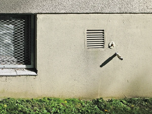 Salida de agua y detalle de ventilación — Foto de Stock