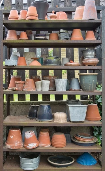 Tuin potten in diverse vormen en formulier — Stockfoto