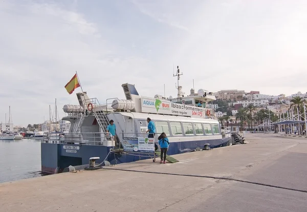 Aquabus liten båt till Formentera — Stockfoto