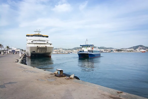 Aquabus niewielki prom do Formentery — Zdjęcie stockowe