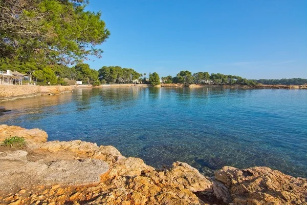 Ibiza paisagem rochosa e oceânica natural — Fotografia de Stock