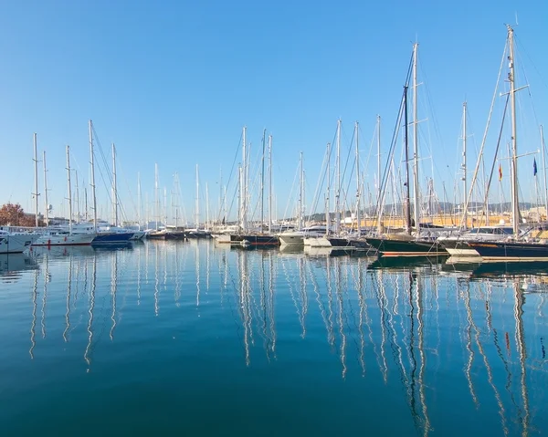 Marina mit Booten — Stockfoto