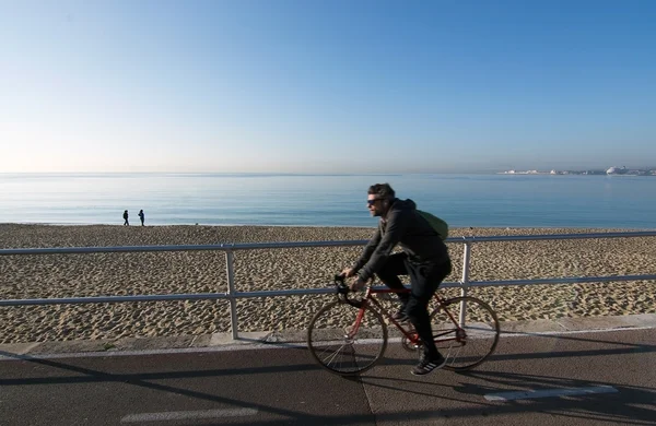 Turystyka rowerowa trasa nad morzem — Zdjęcie stockowe