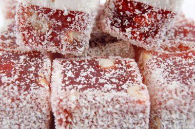 Oriental tatlılar, beyaz arka planda rahat lucum. Güzel arkaplan.