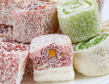 Doğulu tatlılar, çok renkli rachate lucum..