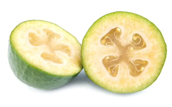 Två Halvor Den Mogna Feijoa Frukt Isoleras Vit Bakgrund — Stockfoto