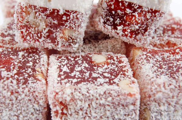 Oriental tatlılar, beyaz arka planda rahat lucum. Güzel arkaplan.