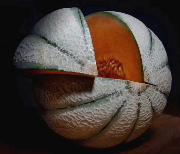 Sehr Schöne Melonensehr Schöne Melone Mit Geschnittenem Stück Melone Auf — Stockfoto