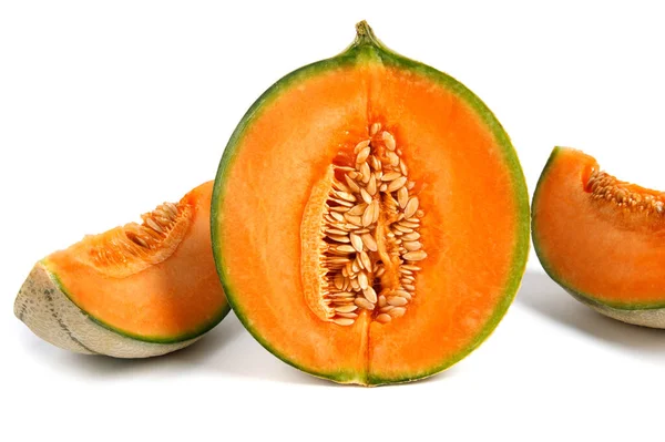 Hälften Kantaloupen Melon Och Bit Melon Isolerade Vit Bakgrund — Stockfoto