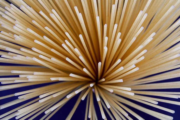 Spagetti demeti güzel bir daire şeklinde dizilmiş..