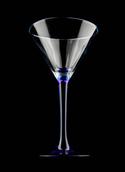 Das Martini Glas Ist Isoliert Auf Schwarzem Hintergrund — Stockfoto