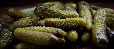 Salatalık turşusu. Turşu. Güzel salatalıklar..