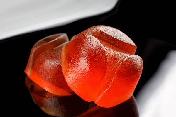 赤いマーマレードキャンディ 美しいお菓子 — ストック写真