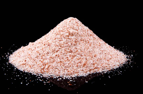 黒の背景にピンクのヒマラヤ塩のスライド ストック画像
