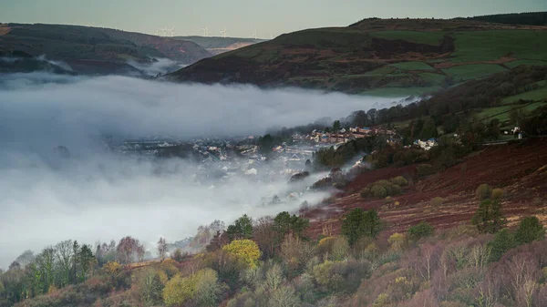 Una Inversión Nubes Todo Valle Rhondda Gales Del Sur Otoño — Foto de Stock