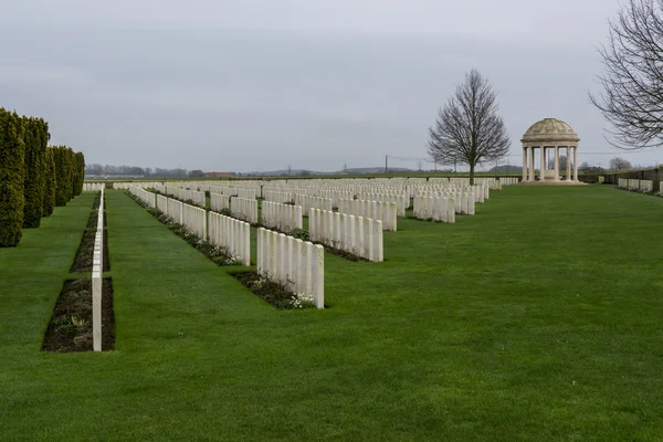 WW1 gravestones in Bedford House cemetery in Flanders, Belgium — Stock Photo, Image