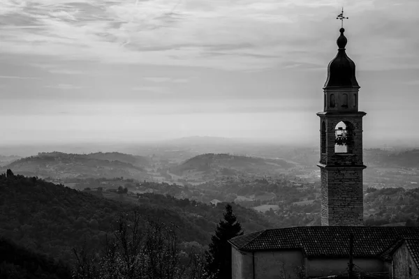 Covolo Zvonice Benátskou Pláň Pozadí Kopce Kolem Lusiana Vicenza Itálie — Stock fotografie