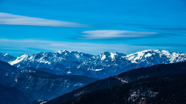 Picos Alpinos Nevados — Foto de Stock