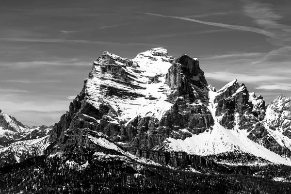 Vista Sul Monte Pelmo Innevato Nelle Dolomiti Bellunesi Cielo Azzurro — Foto Stock