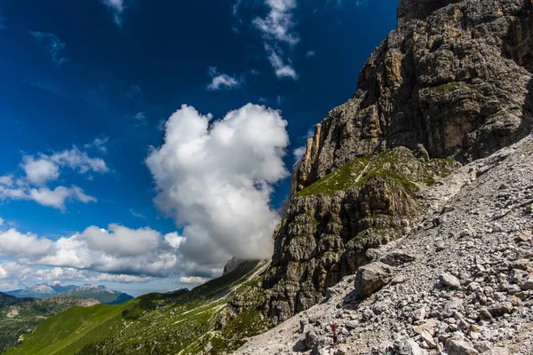 Mraky Obklopují Krásné Dolomity Kolem San Martino Castrozza Passo Rolle — Stock fotografie