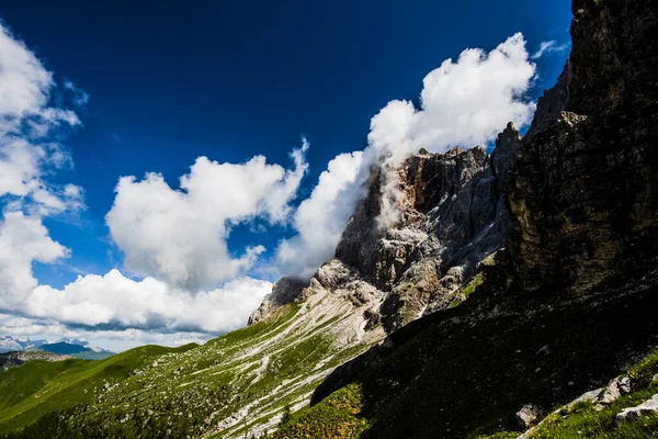 San Martino Castrozza Passo Rolle Trento Italysurround Etrafındaki Güzel Dolomitleri — Stok fotoğraf