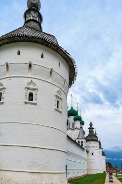 Rusya, Rostov, Temmuz 2020. Kremlin Duvarı boyunca bir sokak..