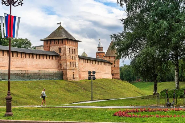 Rusia Veliky Novgorod Agosto 2021 Muro Ciudad Kremlin Vista Desde —  Fotos de Stock